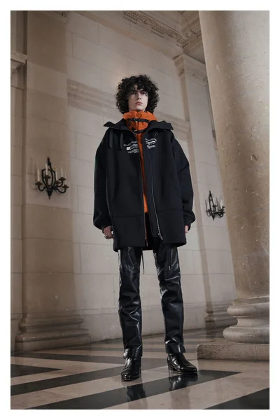 Look 24